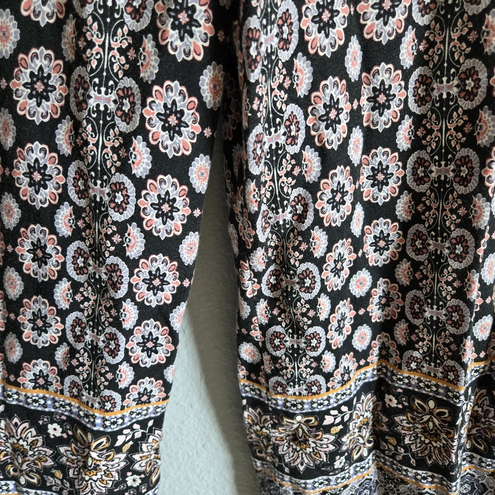Patterned Romper - Picture 4 of 7